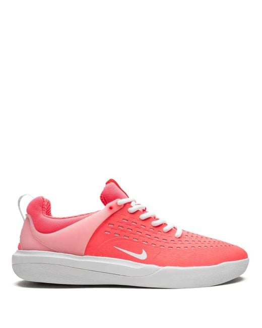 Nike Pink Sb Zoom Nyjah 3 "Hot Punch" Sneakers