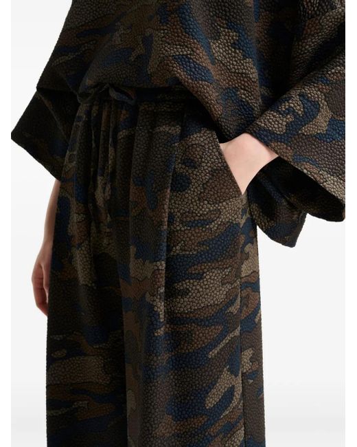 Essentiel Antwerp Black Itchy Hose mit Camouflage-Struktur