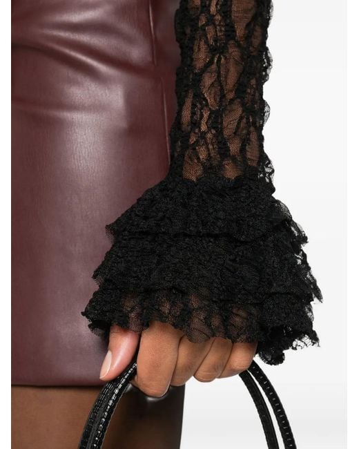 Blusa de encaje con volantes So Allure de color Black