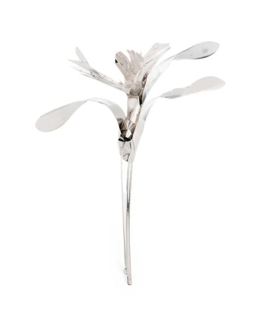 N°21 White Floral-Motif Brooch