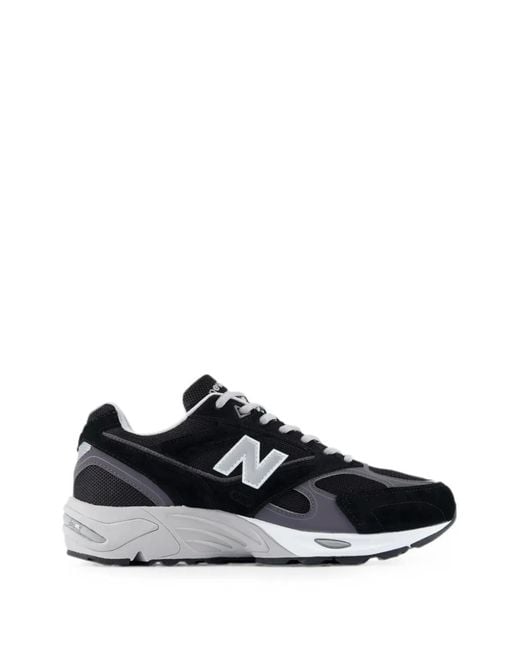 New Balance Black 880R Sneakers