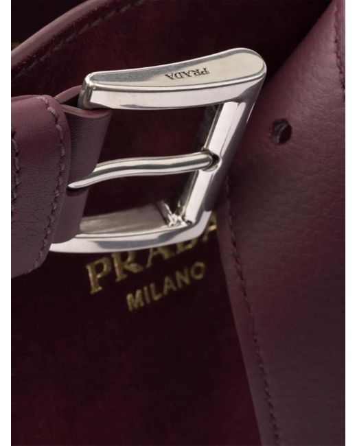 Prada Red Mittelgroße Buckle Tote Bag
