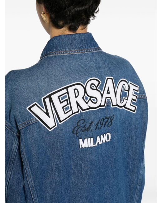 Versace Blue Jeansjacke mit Logo-Stickerei
