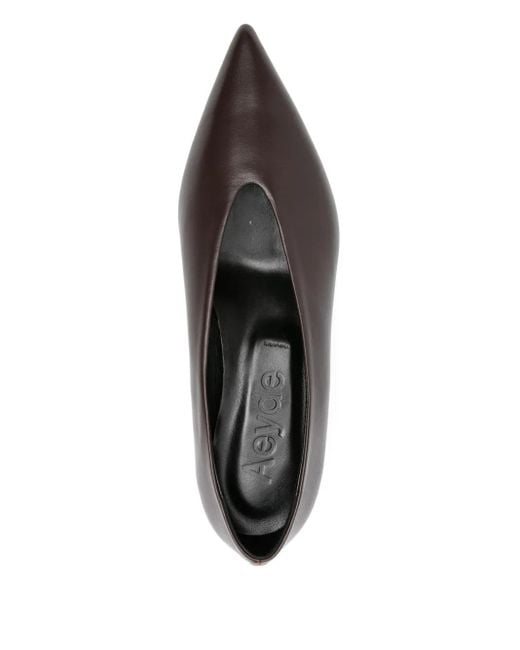 Aeyde Amelia Pumps Met 35Mm Kitten-Hak En Puntige Neus in het Brown