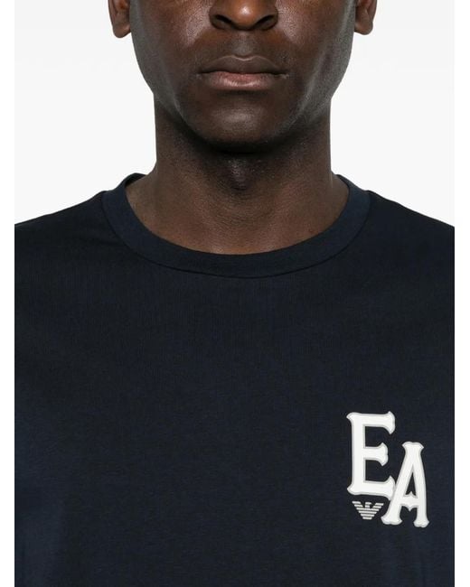 Emporio Armani メンズ ブラック エンブレム Tシャツ 【公式通販】