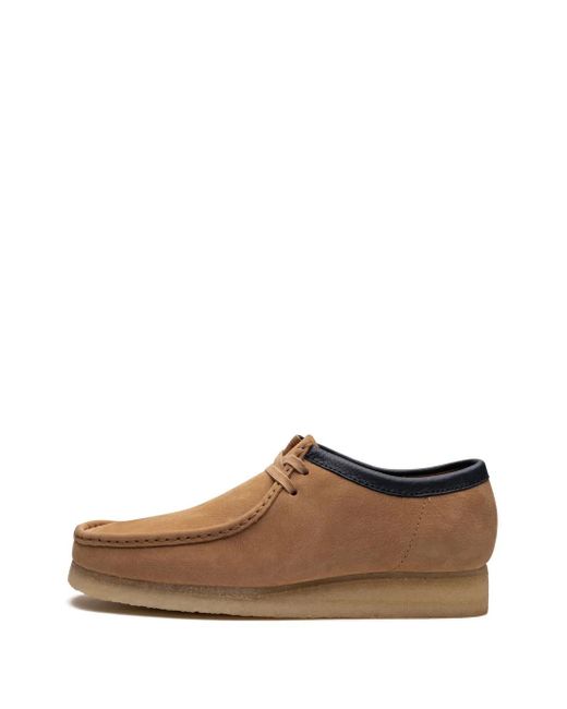 Stringate Wallabee di Clarks in Brown da Uomo