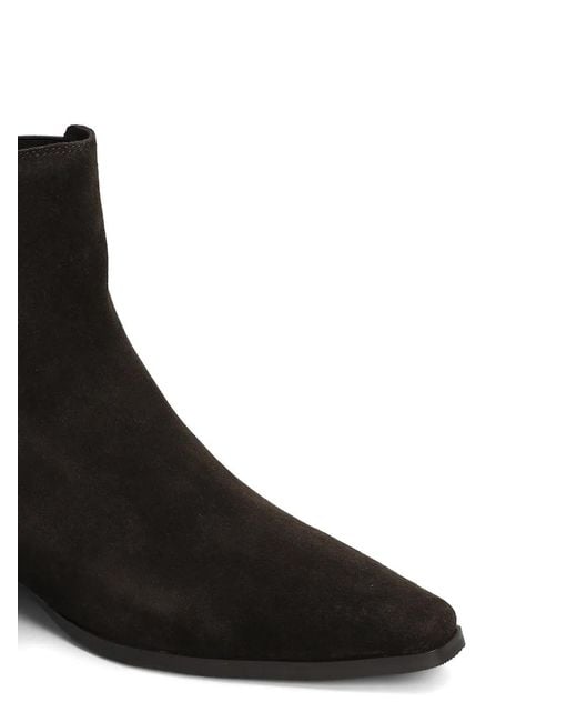 strategia shoes Black Pointed-Toe Chelsea Boots