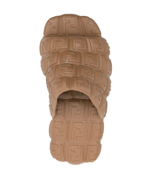 Sandalias slip-on con logo en relieve Fendi de hombre de color Brown