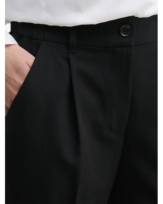 Sisley Black Pantalon À Design Plissé