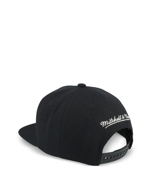 Mitchell & Ness Black Chicago Bulls Baseball Cap for men