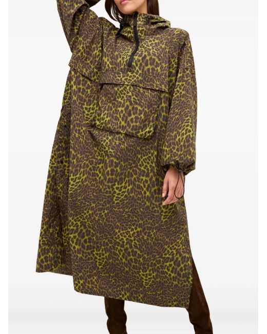 Marie Oliver Desirae Regenjas Met Capuchon En Luipaardprint in het Green