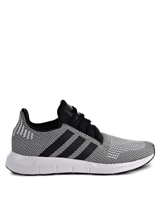 メンズ Adidas Swift Run スニーカー Black