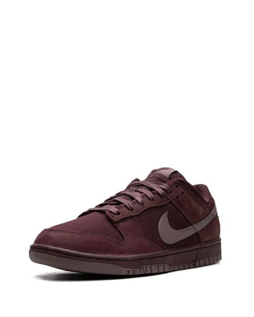 Nike Dunk Low "burgundy Crush" Sneakers in het Brown