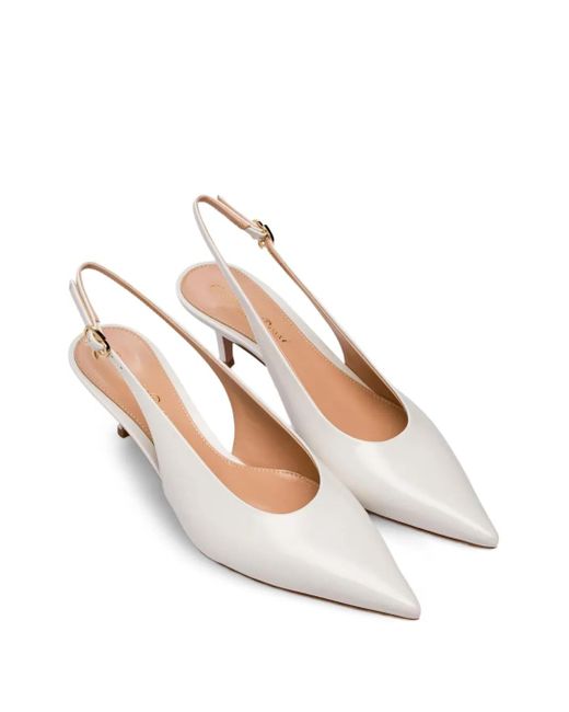 Pumps Tokio Con Cinturino Posteriore di Gianvito Rossi in White