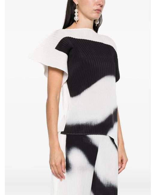Issey Miyake Shadow Study Pleats Top in Black | Lyst