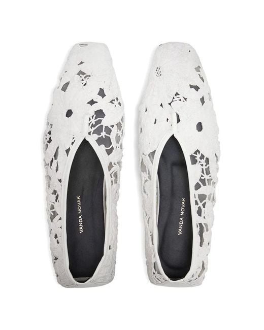 VANDA NOVAK White Jasmine Lace-Design Ballerina Flats