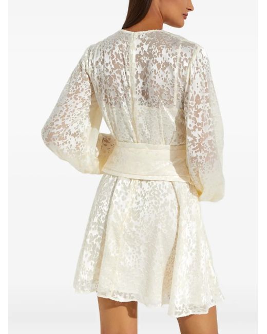 Vestido corto con detalle de cinturón Acler de color White