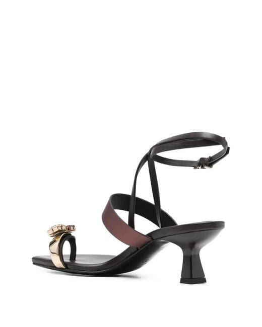 DONNARì Black Square-Toe Sandals