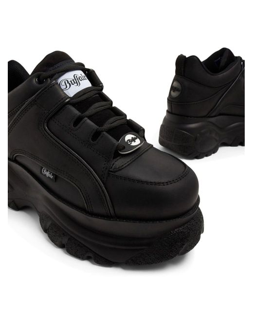 Buffalo Black Sneakers mit Oversized-Sohle