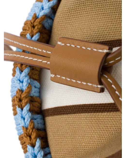 Mini Sac Seau En Osier Prada en coloris Metallic