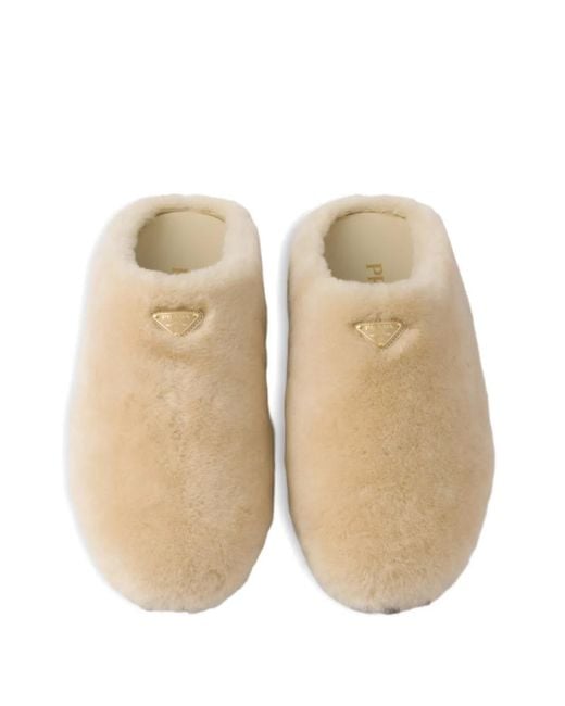 Prada トライアングルロゴ シアリング ミュール Natural