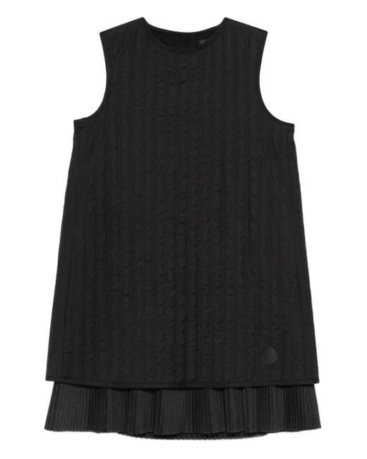 Moncler Black Robe Matelassée À Design Plissé