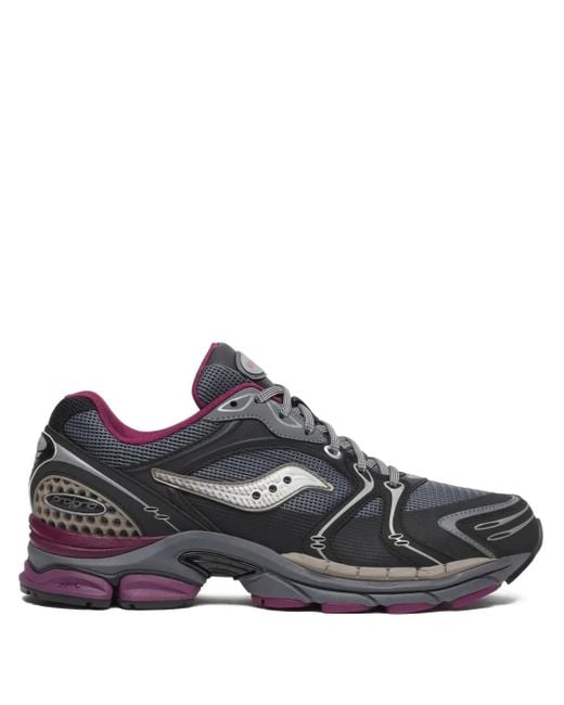 Sneakers Pro Grid Triumph 4 "Winter Tech di Saucony in Black da Uomo