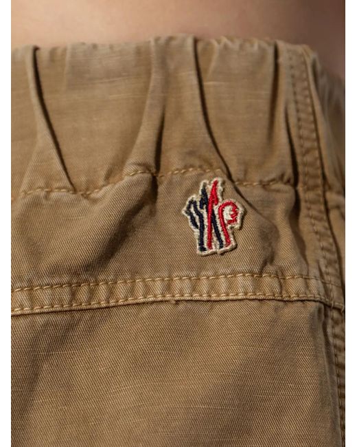 Moncler Natural Short Plissé À Patch Logo