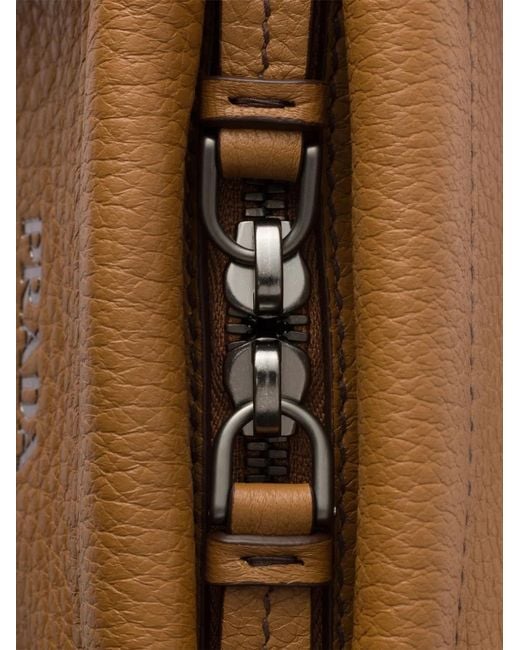 Borsa Tote Grande di Prada in Brown