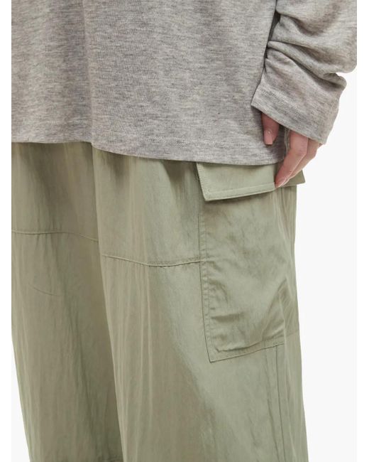 B+ AB Green Hose mit aufgesetzter Tasche