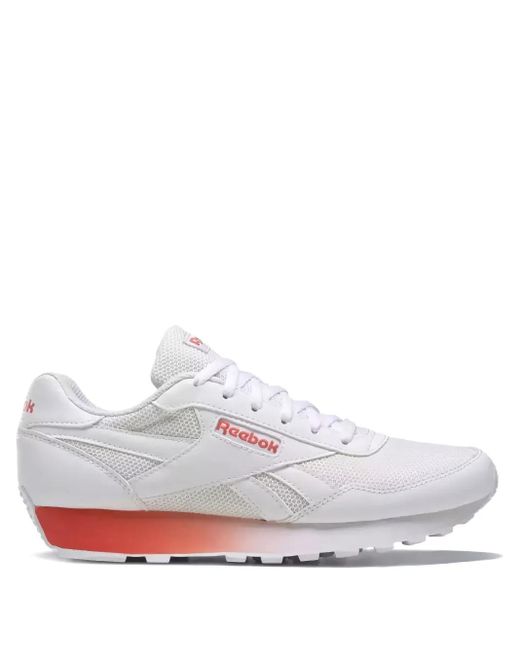 Sneakers Rewind Run di Reebok in White