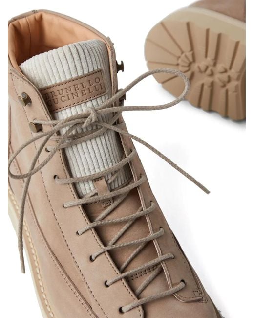 Brunello Cucinelli Nubuck Wandellaarzen in het Natural voor heren