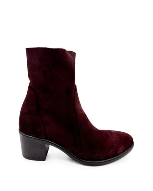 strategia shoes Red Suede Ankle Boots