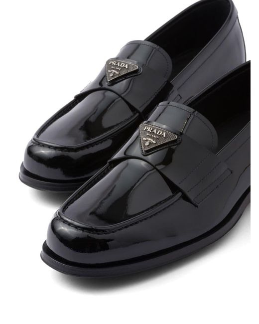 Prada Loafer mit emailliertem Triangel-Logo in Black für Herren