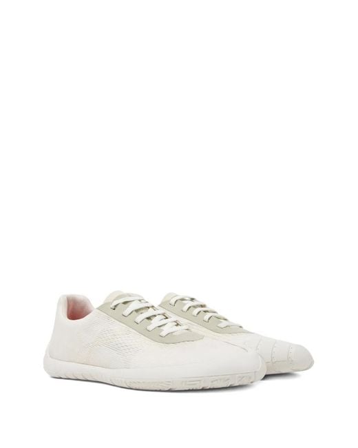 Camper White Baskets Peu Path