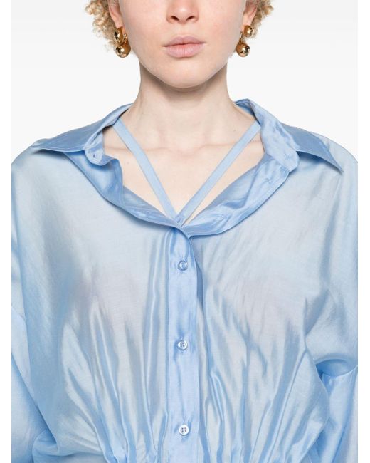 Camisa con cuello italiano y pliegues Blanca Vita de color Blue