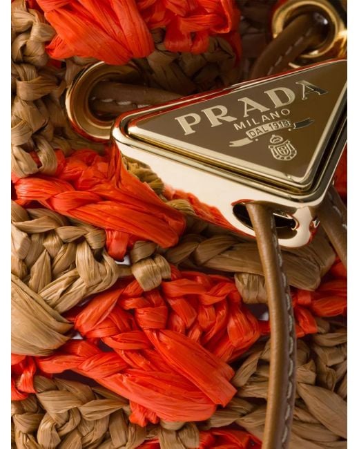 Prada ミニクロシェ バケットバッグ レッド | Lyst