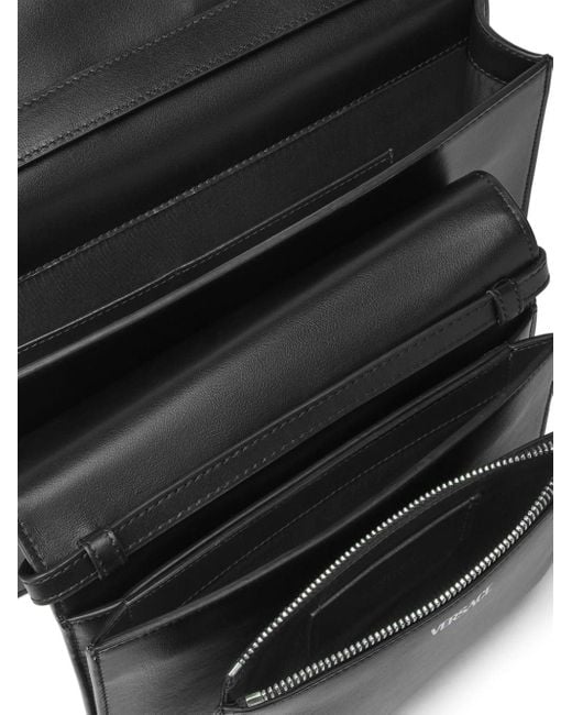 Versace Schultertasche mit Logo-Applikation in Black für Herren