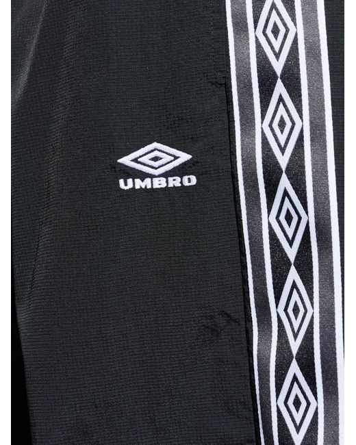 Umbro Black Logo-Embroidery Shorts for men