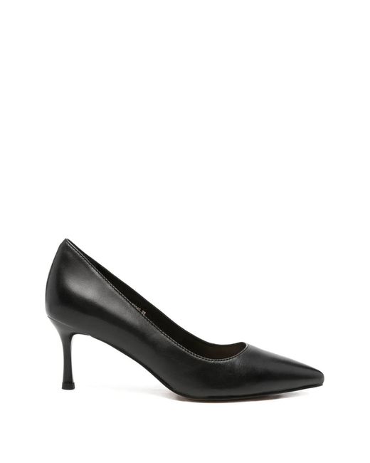 Linda Baumann Black Pointed-Toe Pumps