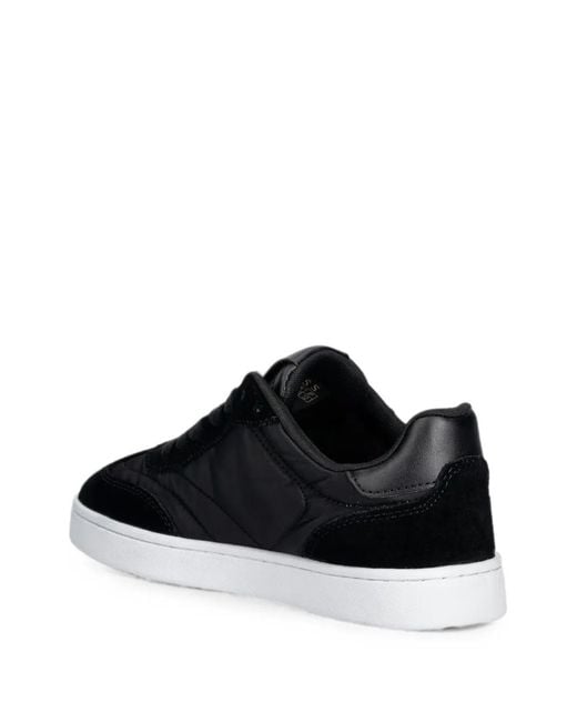 Logo-Patch Sneakers di Guess in Black