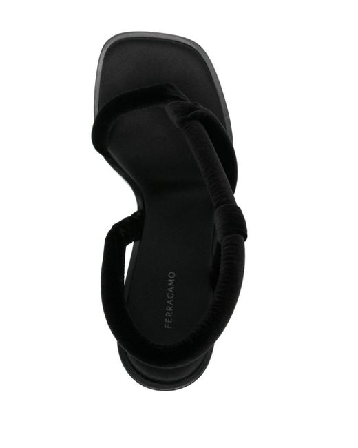 Sandales en velours 85 mm Ferragamo en coloris Black