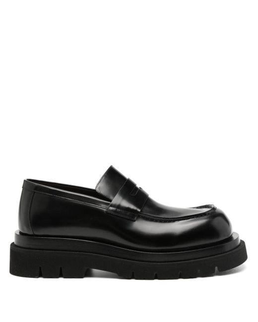 Lug polished leather loafers Bottega Veneta pour homme en coloris Black