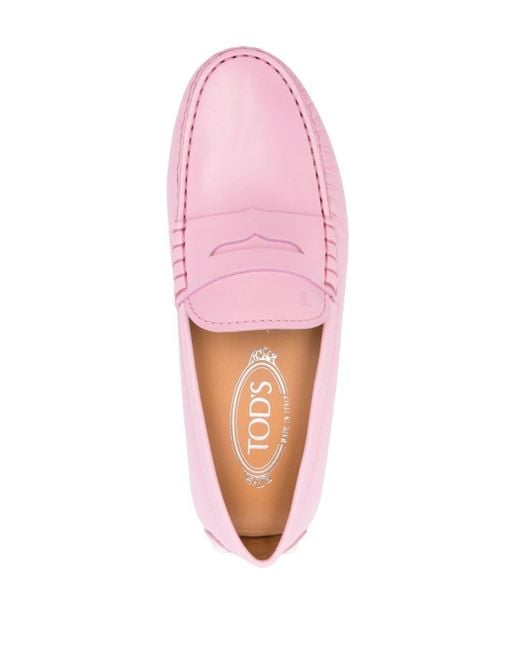 Tod's Gommino Suède Loafers in het Pink