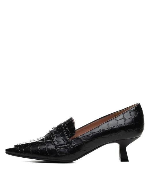 Poche Paris Black Croc-Embossed Pumps