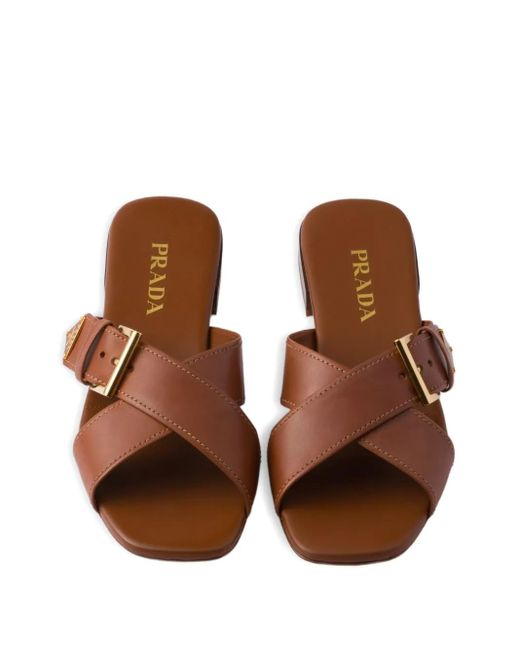 Sandali Con Fibbia E Fasce Incrociate di Prada in Brown