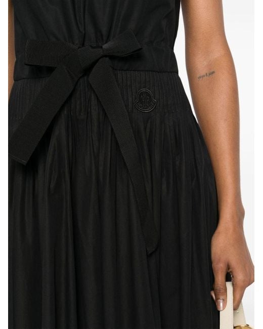 Robe mi-longue plissée en taffetas Moncler en coloris Black