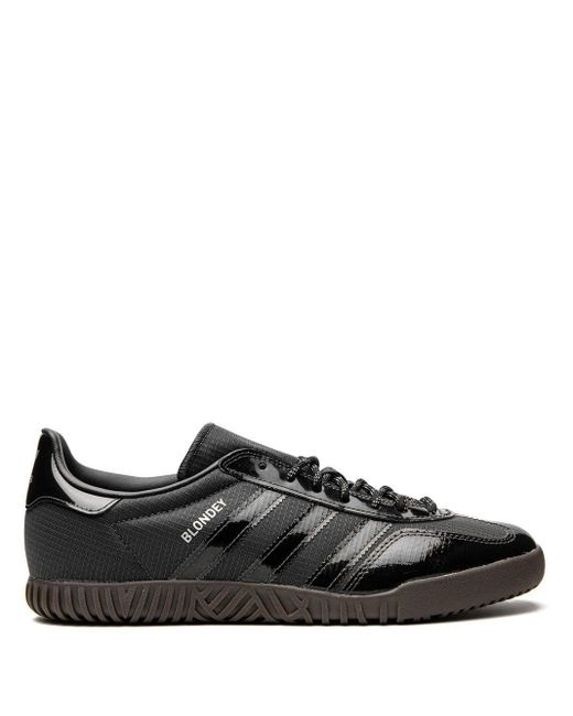 all black sneakers leather