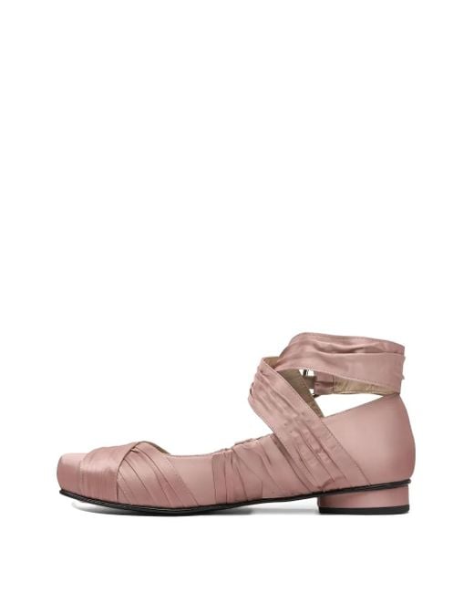 Ballerine Volant Con Fibbia di Alohas in Pink