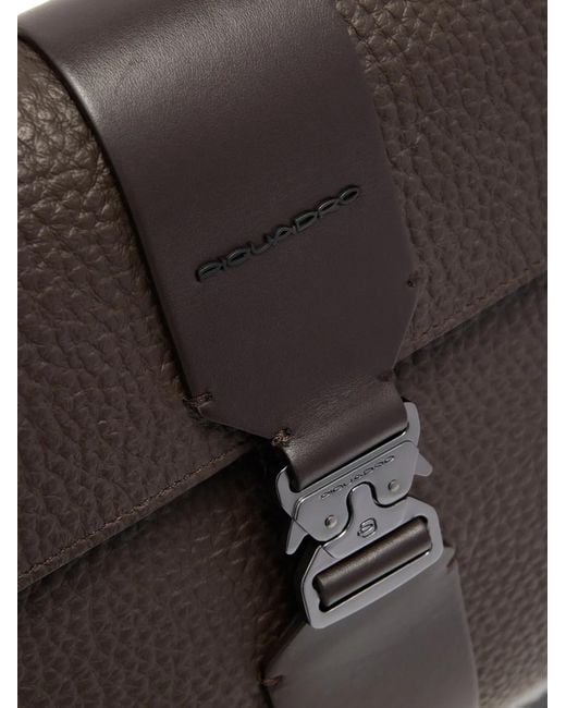 Piquadro Black Buckle-Fastening Pebbled Laptop Case for men